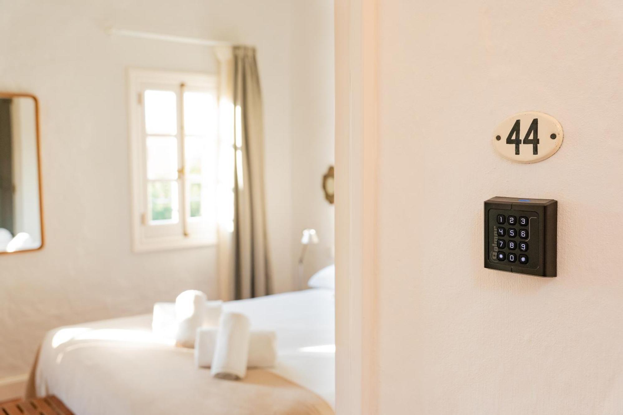 Hotel 3A Ease Of Living Ciutadella Kültér fotó